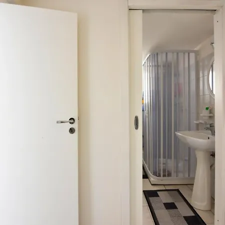 Grazioso Monovano Bed & Breakfast *